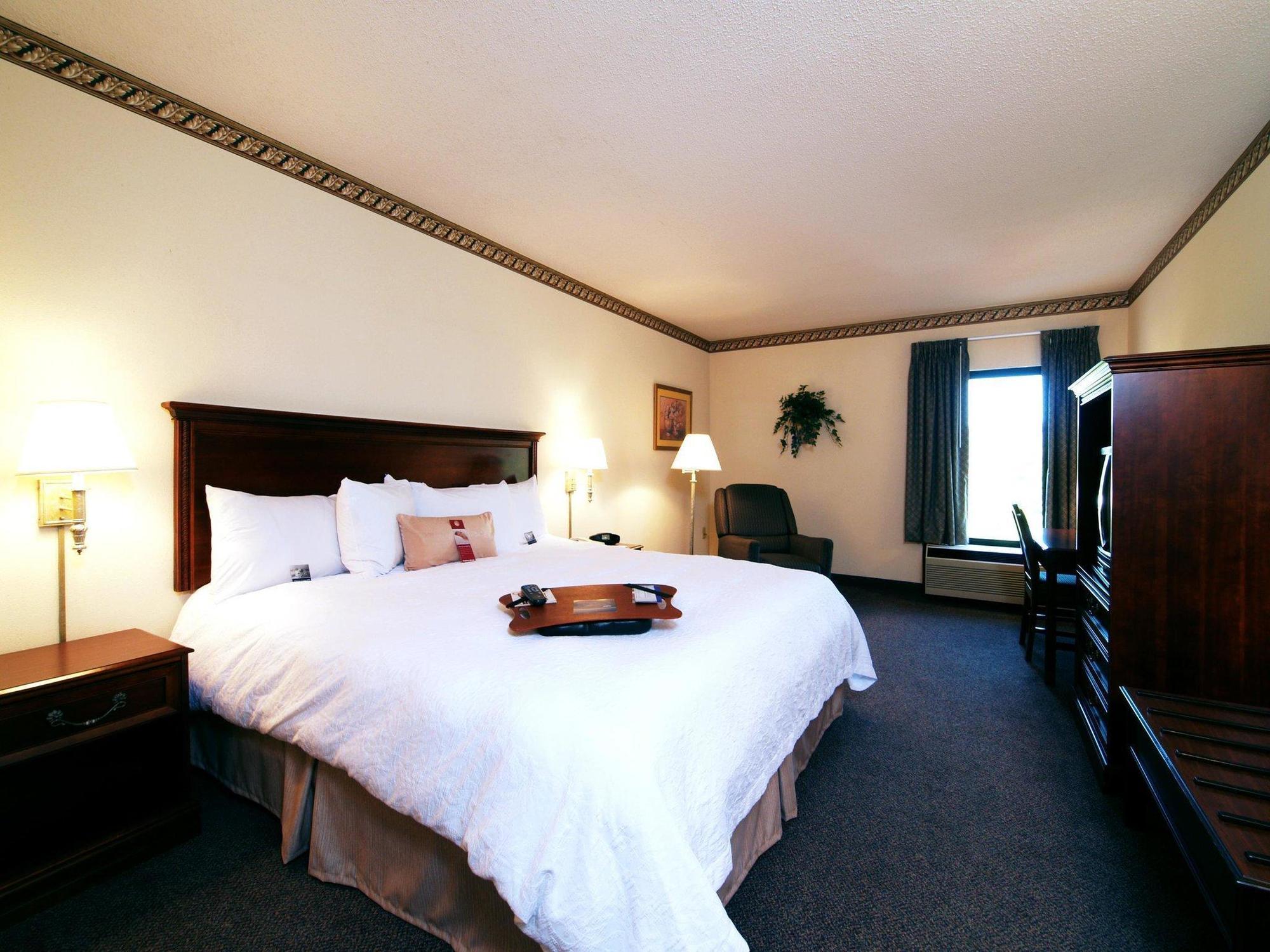 Hampton Inn Morganton Room photo